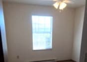 Thumbnail 14 of 21 - Carpeted room with window
