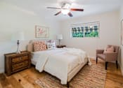 Thumbnail 3 of 5 - interior of a bedroom