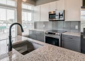 Thumbnail 5 of 27 - Granite Countertop Kitchen at The Beeker, Columbus, 43201