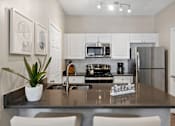 Thumbnail 17 of 29 - Well-lit living spaces - Evergreen Lenox Park