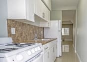 Thumbnail 14 of 25 - Helios Apartments Miami Beach interior kitchen