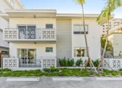 Thumbnail 16 of 25 - Helios Apartments Miami Beach exterior