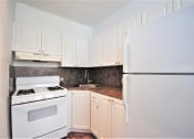 Thumbnail 22 of 25 - Helios Apartments Miami Beach kitchen