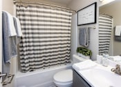 Thumbnail 16 of 21 - Highland Grand Apartments