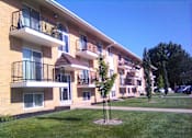 Thumbnail 2 of 19 - Exterior view at Scotsdale Apartments, Coralville
