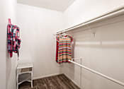 Thumbnail 16 of 22 - Closet