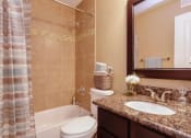 Thumbnail 10 of 19 - Full bathroom