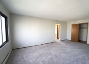Thumbnail 18 of 31 - Como Court - 2 Bedroom, Minneapolis, Minnesota