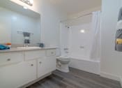 Thumbnail 6 of 8 - Full bathroom