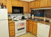 Thumbnail 11 of 34 - large kitchen with pantry