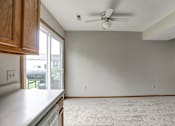 Thumbnail 17 of 29 - Kitchen and dining area