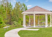 Thumbnail 7 of 26 - Picnic area