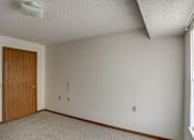 Thumbnail 18 of 32 - Bedroom