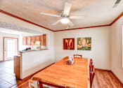 Thumbnail 19 of 22 - Dining area