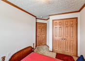 Thumbnail 12 of 22 - Monarch bedroom
