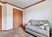 Thumbnail 14 of 22 - Monarch bedroom