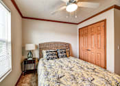 Thumbnail 15 of 22 - Monarch bedroom