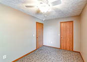 Thumbnail 13 of 27 - Bedroom