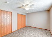 Thumbnail 14 of 27 - Bedroom