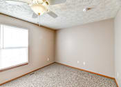 Thumbnail 16 of 27 - Bedroom