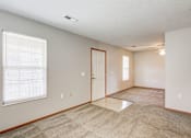 Thumbnail 21 of 27 - Living room