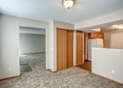 Thumbnail 17 of 28 - Dining room