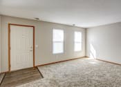 Thumbnail 20 of 28 - Living room