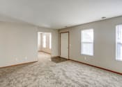 Thumbnail 21 of 28 - Living room