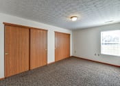 Thumbnail 14 of 31 - Bedroom