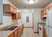 Thumbnail 17 of 31 - Kitchen