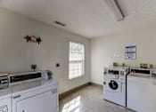 Thumbnail 27 of 31 - Laundry room
