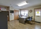 Thumbnail 5 of 6 - Office