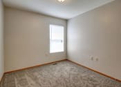 Thumbnail 12 of 34 - Bedroom