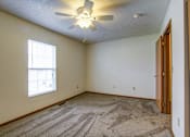 Thumbnail 16 of 31 - Bedroom