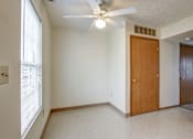 Thumbnail 21 of 28 - Dining area