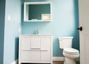 Thumbnail 2 of 17 - Onota Suite 201 - Bathroom