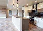 Thumbnail 3 of 17 - Onota Suite 302 - Kitchen