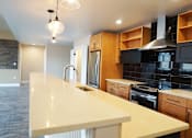 Thumbnail 6 of 17 - Onota Suite 303 - Kitchen