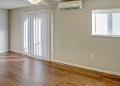 Thumbnail 19 of 25 - Living room