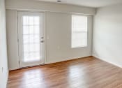 Thumbnail 21 of 25 - Living room