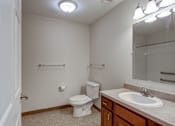Thumbnail 17 of 31 - Saluda bathroom