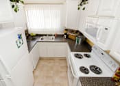 Thumbnail 3 of 11 - East Lansing Apartments near Michigan State University | Collingwood Apartments