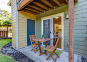 Thumbnail 20 of 31 - Building outdoor area at Commons at Hawthorn Village Apartments, Oregon