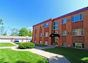 Thumbnail 6 of 35 - Como Lake Estates exterior, St. Paul, Minnesota