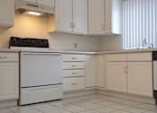 Thumbnail 8 of 35 - Como Lake Estates kitchen, St. Paul, Minnesota