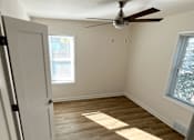 Thumbnail 15 of 20