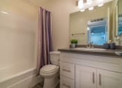Thumbnail 13 of 30 - Full bathroom