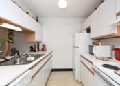 Thumbnail 16 of 21 - Kitchen at Higgins Estates Apartments, Athens