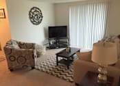 Thumbnail 6 of 33 - Livingroom