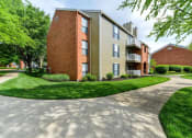 Thumbnail 22 of 25 - Beautiful Exteriors at Waterford Place, Louisville, KY, 40207